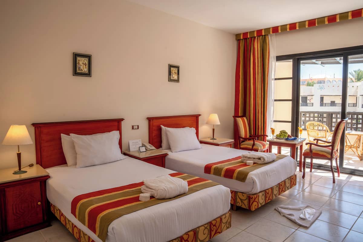 Superior Twin Garden View | Premium bedding, in-room safe, blackout drapes, WiFi