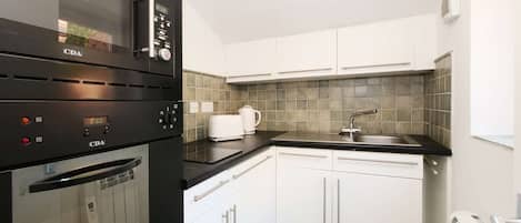 Fridge, microwave, oven, coffee/tea maker