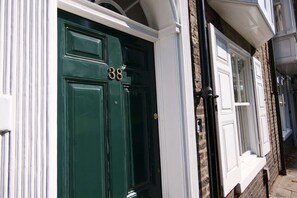 Exterior detail - Stodham House Quirky Central Townhouse, 4 beds sleeps up to 9 (York)