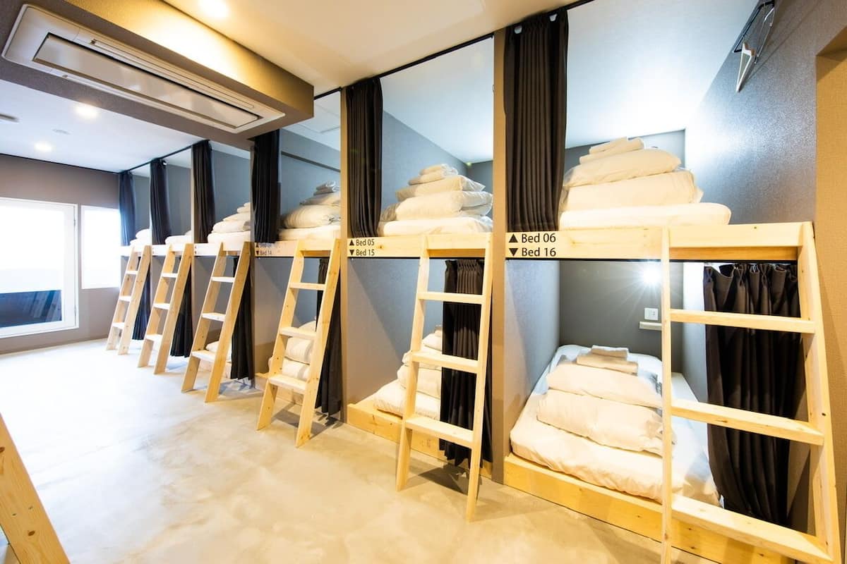 WiFi (free), bed sheets