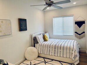 3 bedrooms, desk, travel cot, free WiFi