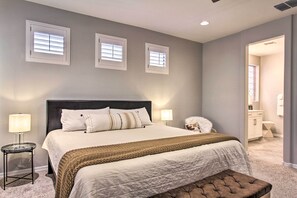 3 bedrooms, desk, iron/ironing board, WiFi