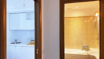 Duschwanne, Whirlpool, Haartrockner, Bidet