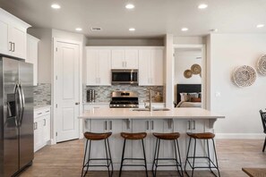 Townhome, 5 Bedrooms | Private kitchen | Fridge, oven, coffee/tea maker, toaster - Afterdune Delight by RedAwning (Washington)