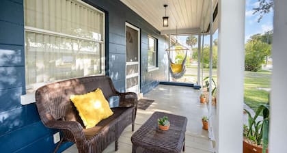 Bryan · 3BR Secluded Oasis close to FIT, Downtown and Beach