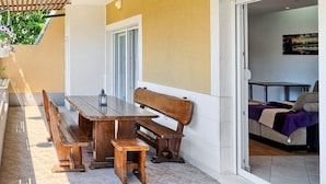Outdoor dining - Apartments Ivan, (16594), Kaštel Lukšić, hr (Kaštel Lukšić)