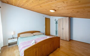 2 室のベッドルーム、インターネット、ベッドシーツ