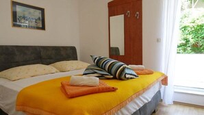 1 quarto, acesso à internet, roupa de cama