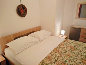 3 dormitorios, Internet, ropa de cama