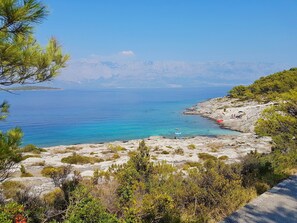 Beach nearby - Apartments Jaka, (16621), Sumartin, hr (Sumartin)