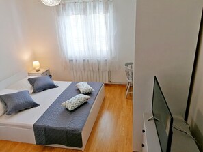 1 camera, accesso a Internet, lenzuola