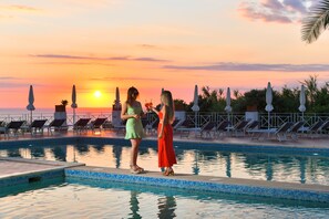 Breakfast, lunch, dinner served; ocean views - PARADISO TERME Resort & SPA (Forio)