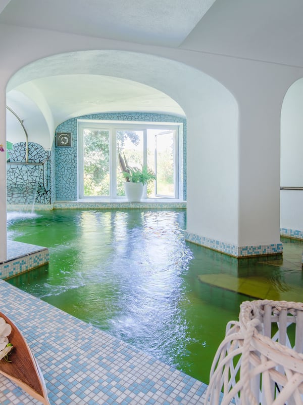 Indoor pool, 4 outdoor pools