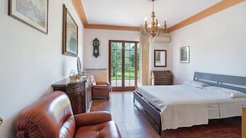 4 chambres, fer et planche à repasser, Wi-Fi gratuit, draps fournis