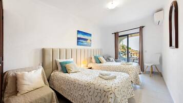 2 chambres, fer et planche Ă repasser, Wi-Fi gratuit, draps fournis