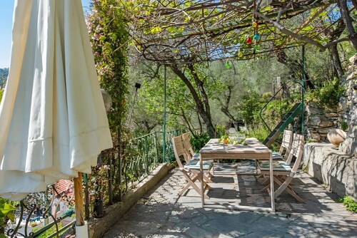 Villa 'Cottage Rustico Con Vista Mare' mit Meerblick, gemeinsamer Terrasse und WLAN