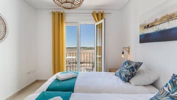 2 bedrooms, iron/ironing board, free WiFi, bed sheets