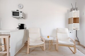 Interior - Vacation Home 'Súper Ático Auditorio Centro' with Terrace & Wi-Fi (LA OROTAVA)