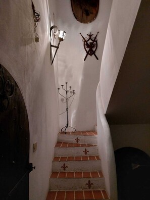 Interior - Castello di Giulietta, castello con parco privato (Torri di Arcugnano)