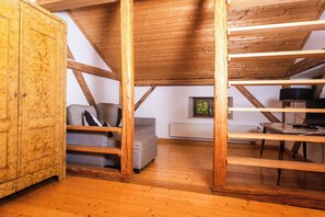 Télévision, table de tennis de table