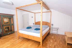 5 Schlafzimmer, Reisekinderbett, Internetzugang, Bettwäsche