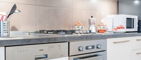 Microwave, oven, stovetop, dishwasher