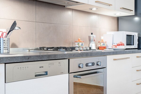 Microwave, oven, stovetop, dishwasher