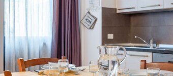 GuestHost - The Marina Apt at 300m from the sea! Patio & Parking