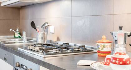 The Marina Apt at 300m from the sea! Patio & Parking