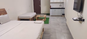1 bedroom, desk, free WiFi, bed sheets