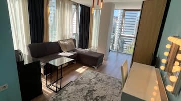 Deluxe Double Room, 1 King Bed | Desk, laptop workspace, free WiFi, bed sheets