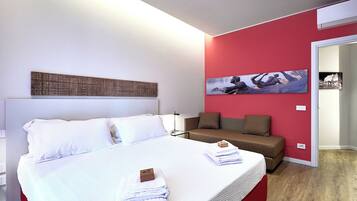 1 slaapkamer, een strijkplank/strijkijzer, gratis wifi, beddengoed