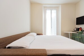 Iron/ironing board, free WiFi, bed sheets