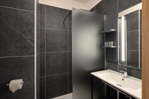 Standard-Doppelzimmer | Badezimmer