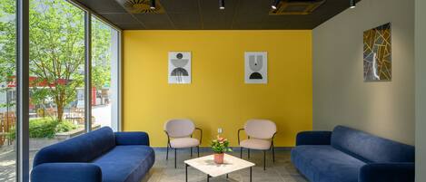 Sala de estar en el lobby