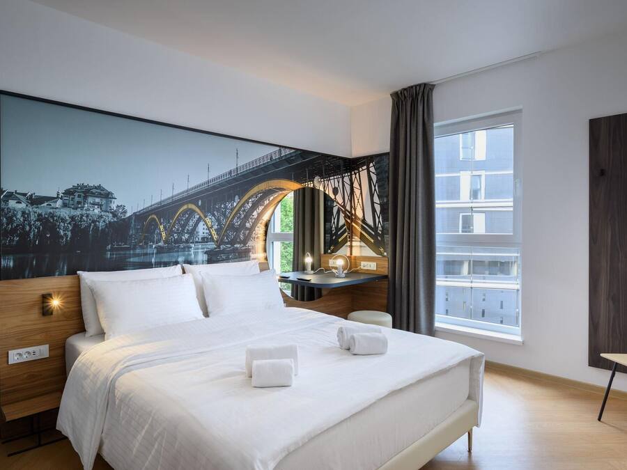 Desk, free WiFi, bed sheets