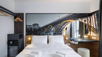 Skrivebord, gratis Wi-Fi, sengetøj