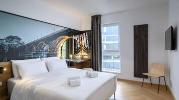 Escrivaninha, Wi-Fi de cortesia, roupa de cama