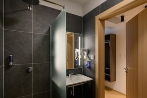 Chambre Simple Standard | Salle de bain