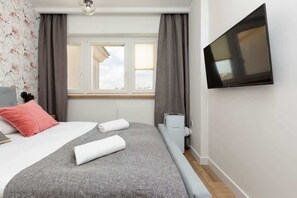 2 bedrooms, iron/ironing board, WiFi, bed sheets