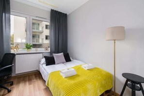 2 bedrooms, desk, iron/ironing board, travel cot