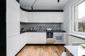 Refrigerador, horno, parrilla de estufa y lavavajillas 