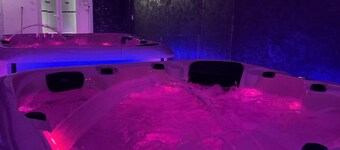 80m2 suite with jacuzzi and pool table, 30 min from Marseille