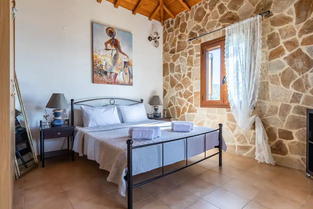 3 slaapkamers, een bureau, een strijkplank/strijkijzer, wifi