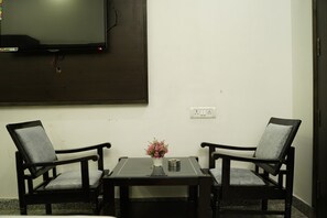 Executive Room | In-room dining