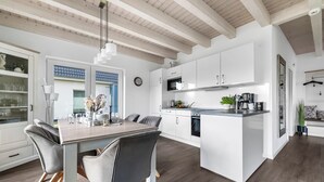 Kaffetrakter/tekoker, kjøleskap, mikrobølgeovn og ovn