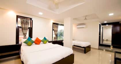 Hotel Shivprabha
