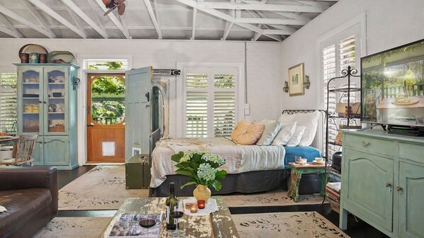 1 bedroom, travel cot, WiFi, bed sheets