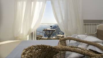 3 bedrooms, in-room safe, iron/ironing board, free WiFi