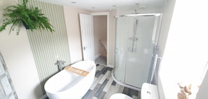 Bathroom - Lligwy House - Charming 3-bed House in Holyhead (Holyhead)